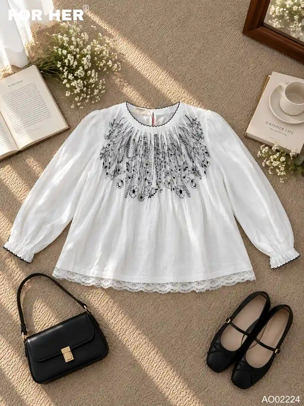 Áo trắng thêu viền cổ AO02224